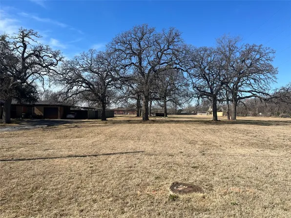 129 Norwood Dr, Hurst, TX 76053