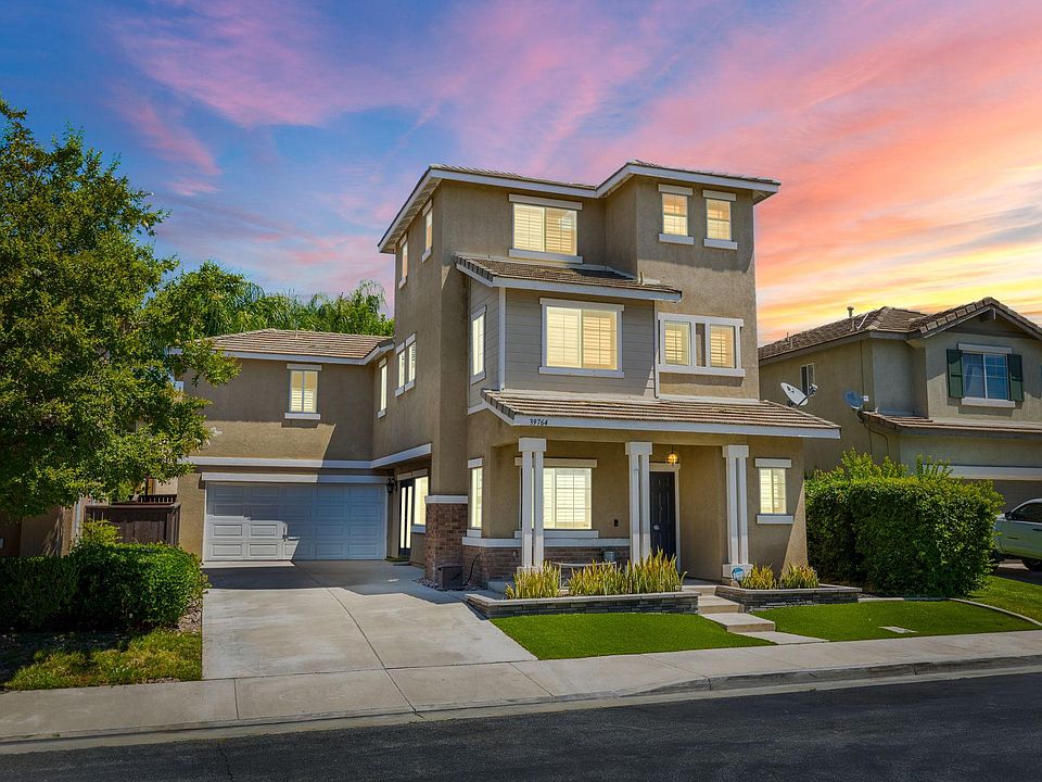 1st image of 39764 Chambray Dr