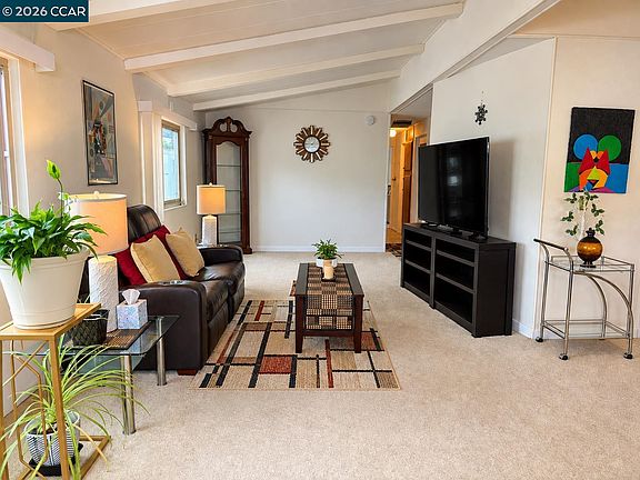 4th image of 121 Leanne Ln