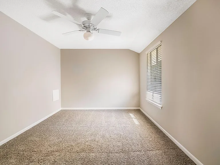 Pine Ridge Apartments — Photo 17
