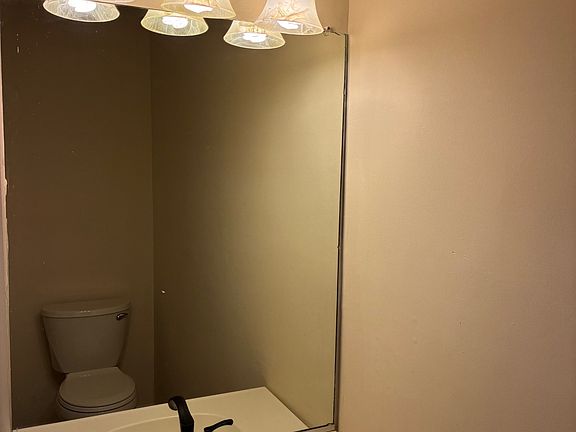 1/2 bathroom
