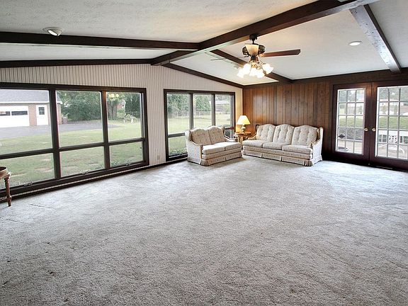 5th image of 460 Breezy Ln