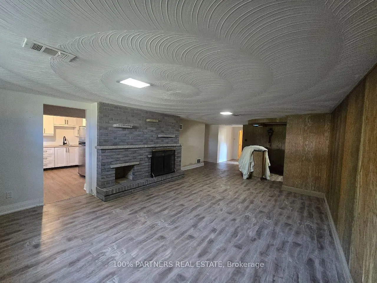 3 bed, $2,300 — Photo 4