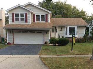 1817 Hawk Ln, Elk Grove Village, IL 60007