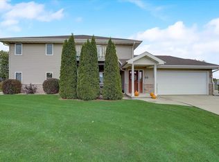 600 Sunset Dr, Lodi, WI 53555