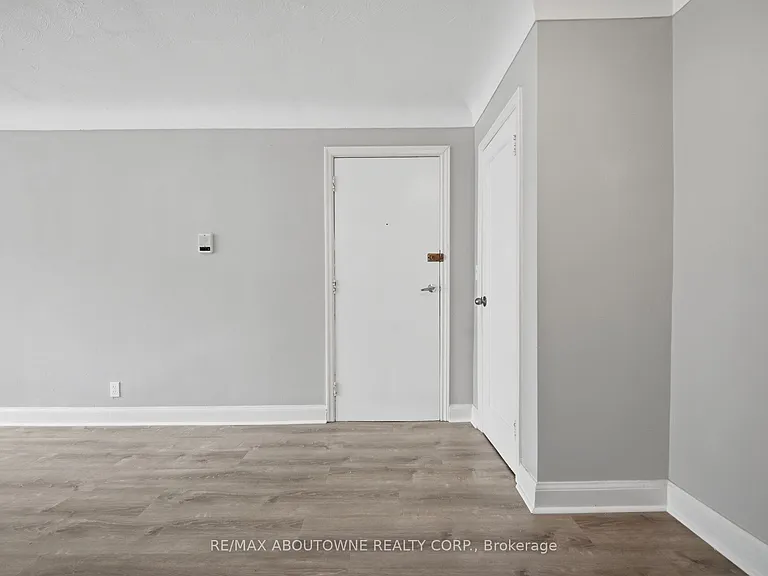 1037 Churchill Ave #1 — Photo 6