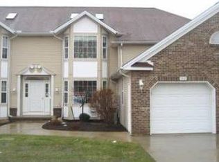 742 Tollis Pkwy #B, Broadview Heights, OH 44147