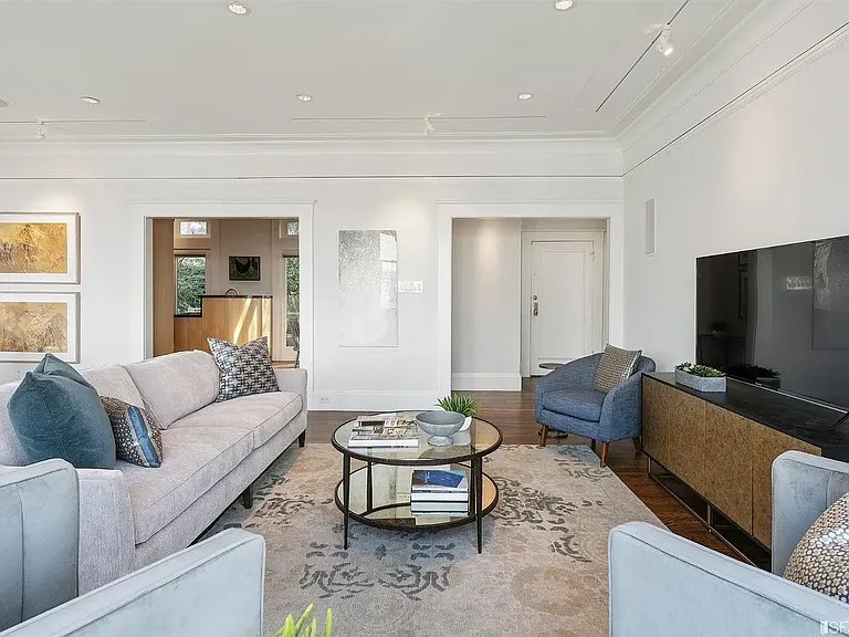 1700 Jones St #6 — Photo 3