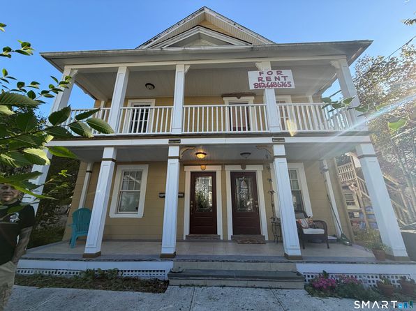 24 Rock St