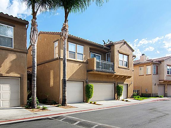 2nd image of 6363 Avenida De Las Vistas Unit 4