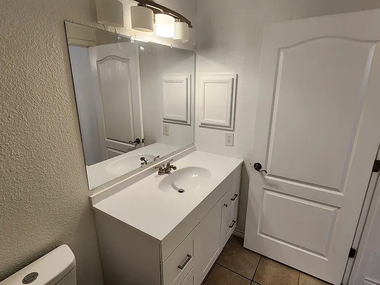 542 Pharis St — Photo 7