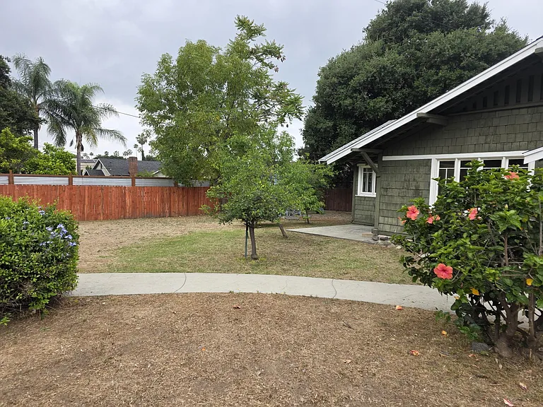 2121 Garfield Ave — Photo 36