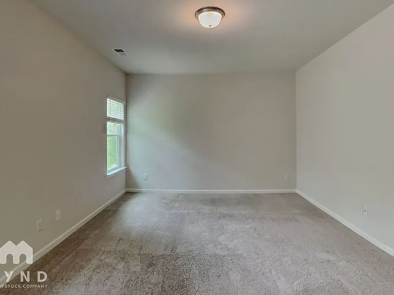 7130 Amberhouse Dr — Photo 5