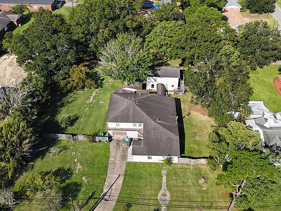 4th image of 3505 Eden St