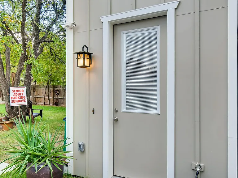 1605 Sanchez St #2 — Photo 2