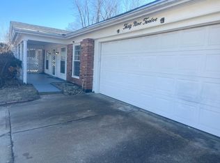 3912 Manorwood Dr, Saint Louis, MO