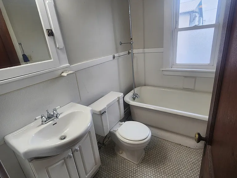 422 Shepard Ave #2A — Photo 8