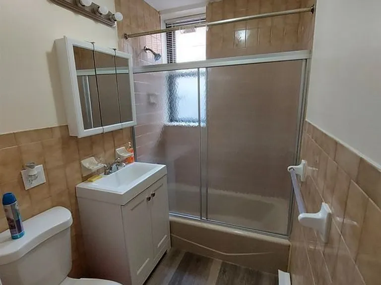427 Kennedy Blvd #301 — Photo 10