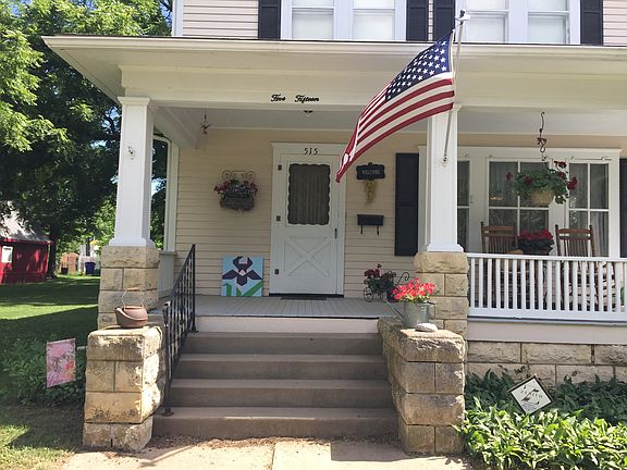 Welcoming front porch!