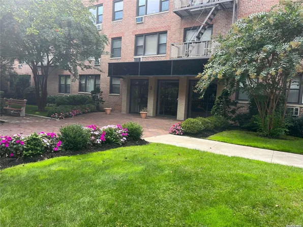 3 Birchwood Court #3L, Mineola, NY 11501
