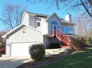 419 8th St, New Glarus, WI 53574