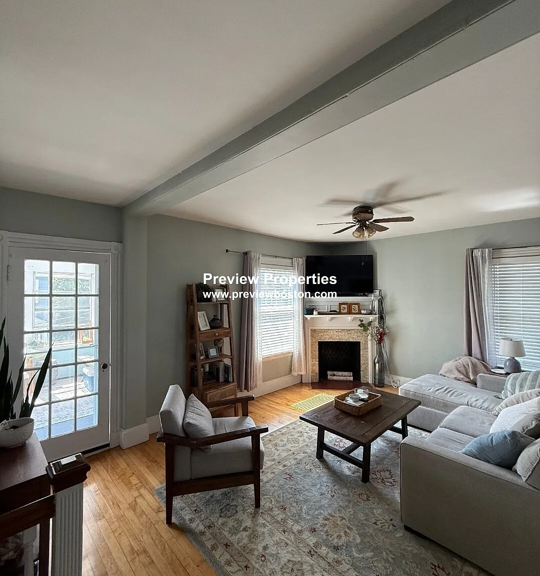 2 bed, 1.0 bath, $2,800 — Photo 1