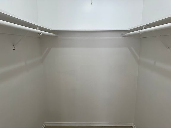 4th image of 930 Westbourne Dr #1B-1Ba-750Sqft