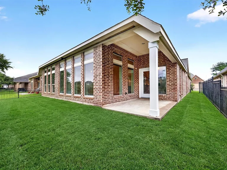 26303 Serenity Oaks Dr — Photo 36