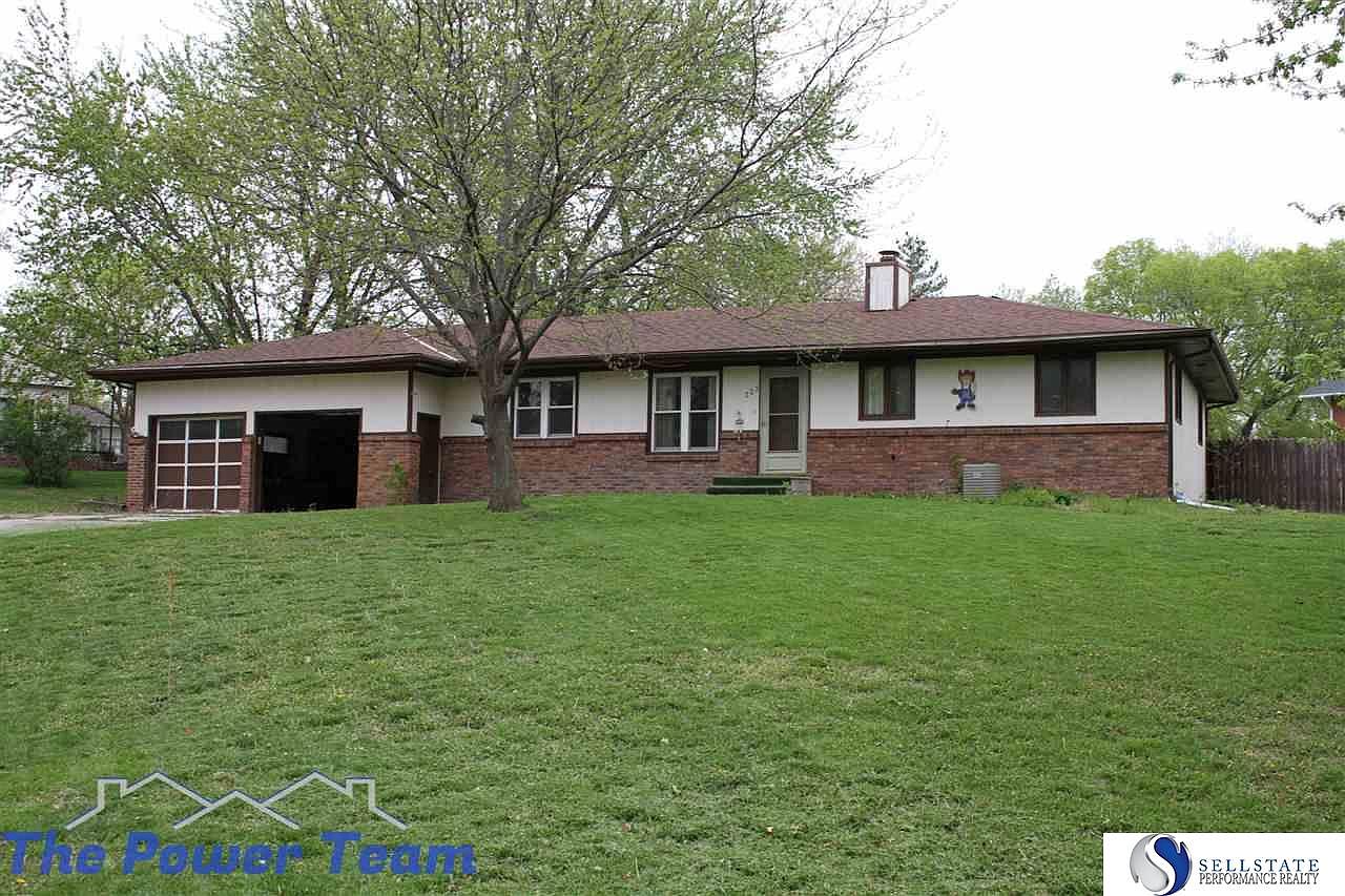 323 Pine St, Pleasant Dale, NE 68423 Zillow