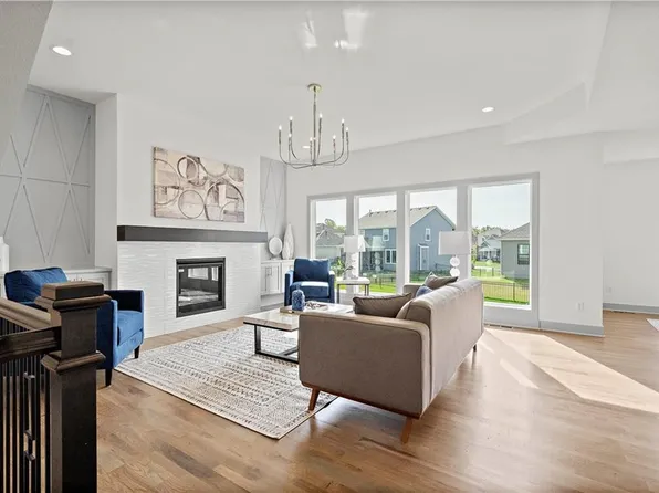 2067 NW Obrien Ln, Lees Summit, MO 64081
