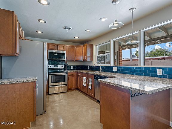 5th image of 6022 E 18th St