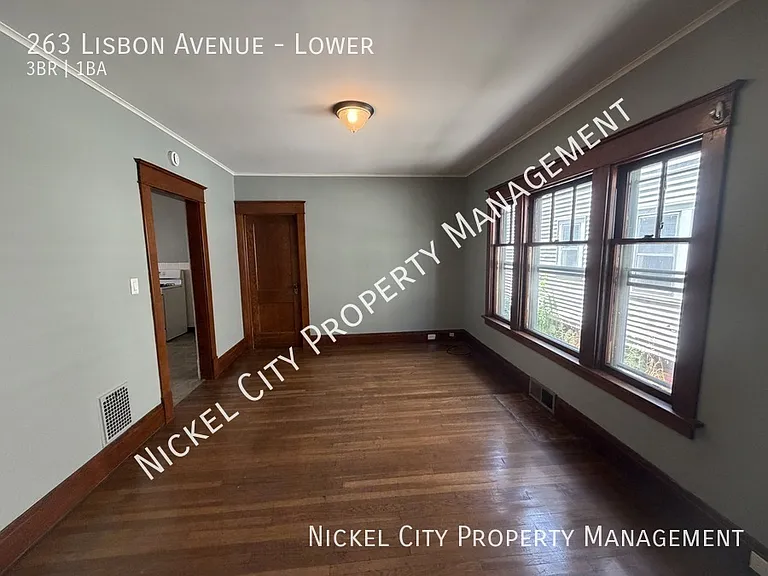 263 Lisbon Ave #LOWER — Photo 1