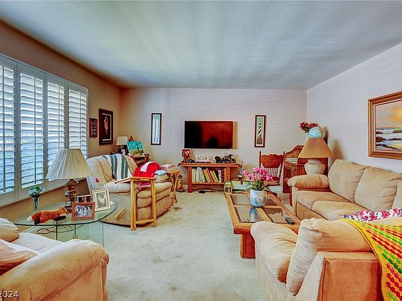 3rd image of 3511 Blackstone St #X