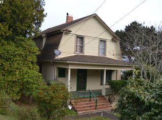 892 Fir Ave, Coos Bay, OR