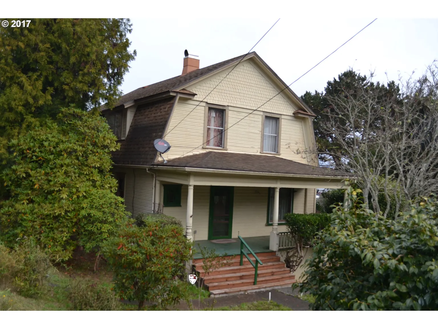 892 Fir Ave photo 1
