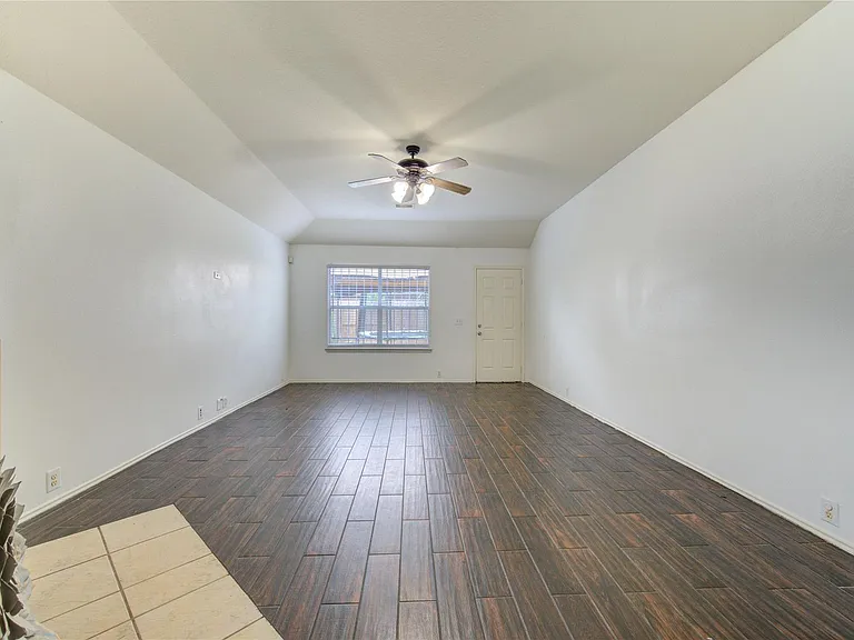 14027 Coveney Dr — Photo 41