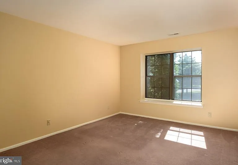 140B Bradford Ct #B — Photo 16