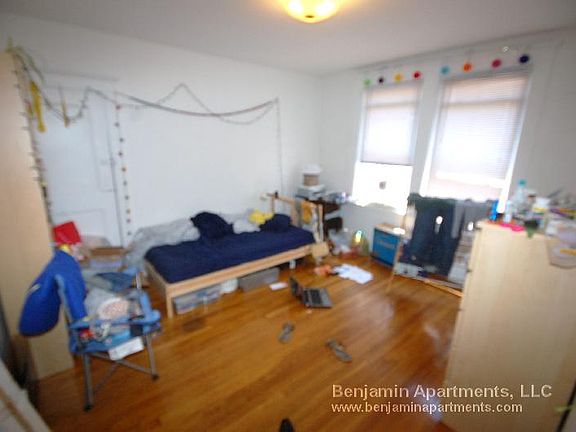 2nd image of 15 Scottfield Rd #19