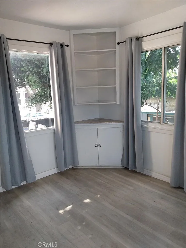 2 bed, 900 sqft, $2,085 — Photo 2