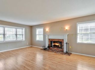 15 Overlea Ln, Aberdeen, NJ 07747