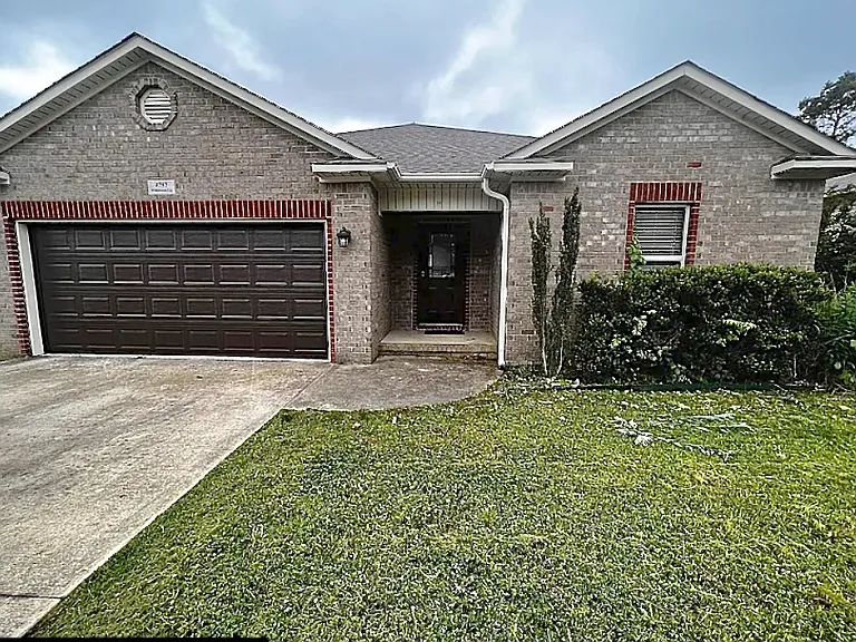 4757 Wildwood Ln — Photo 1