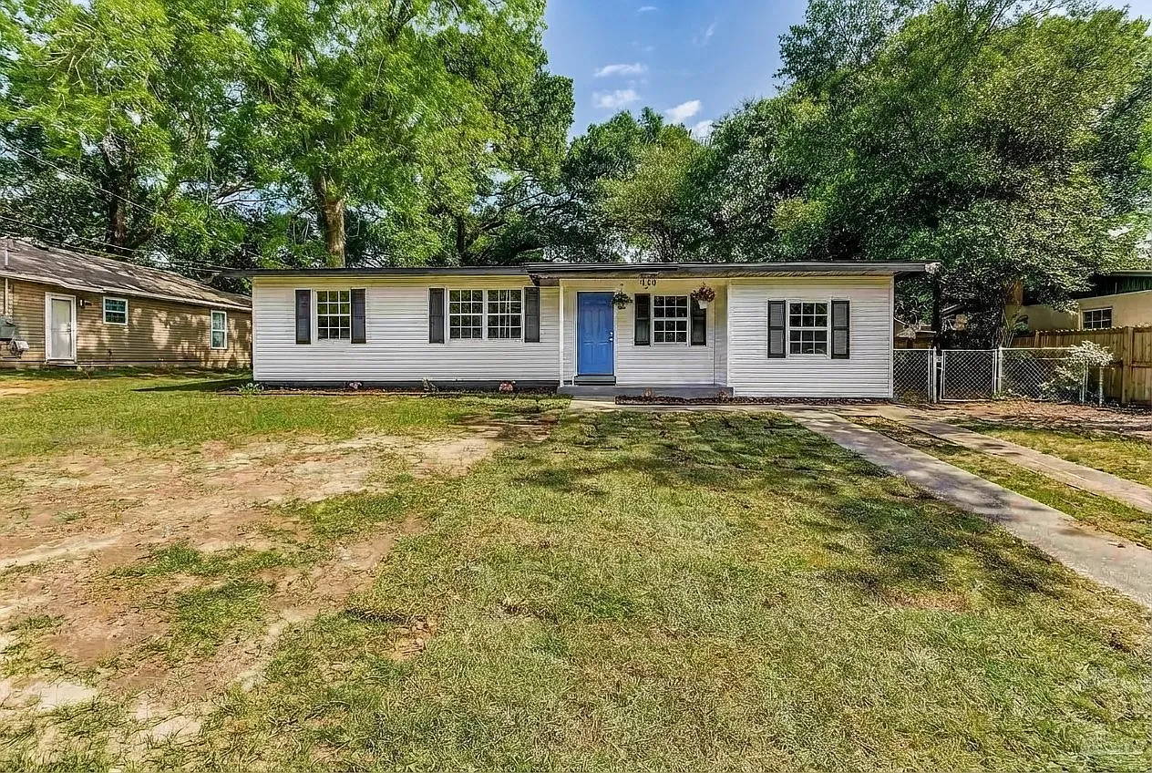 3-Bedroom Home + Bonus Flex Space & Fenced Yard | $1,600/Month — Photo 1