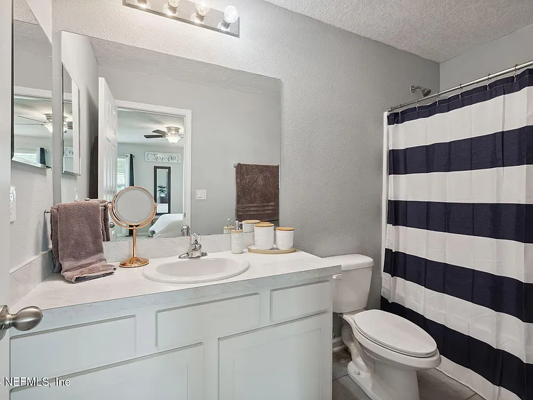 936 Capitol Pkwy — Photo 18