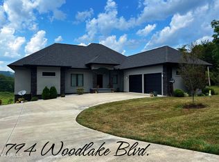 794 Woodlake Blvd, Tazewell, TN 37879