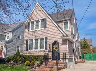 33 Carstairs Road, Valley Stream, NY