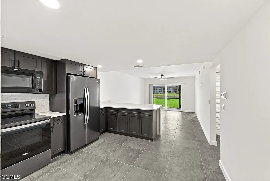 2 bed, 2.0 bath, 774 sqft, $3,500 — Photo 4