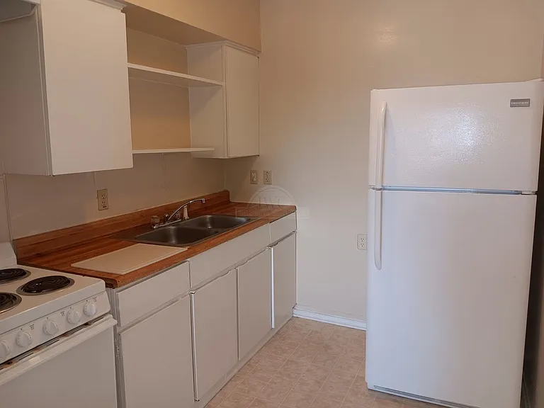 1406 Bundrant Dr — Photo 6