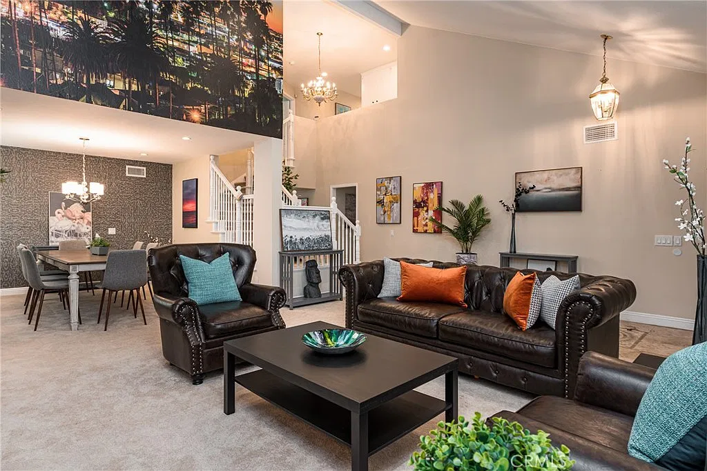 5 bed, 3126 sqft, $4,800 — Photo 2