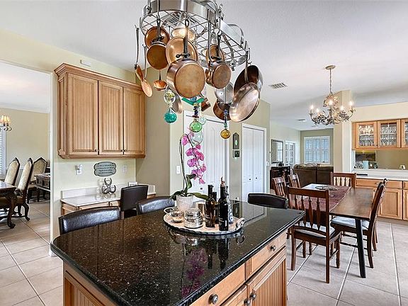 3rd image of 907 EAGLE ISLE COURT
