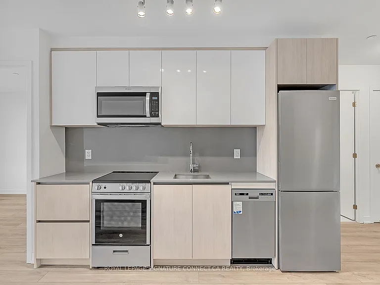 3100 Keele St #421 — Photo 4